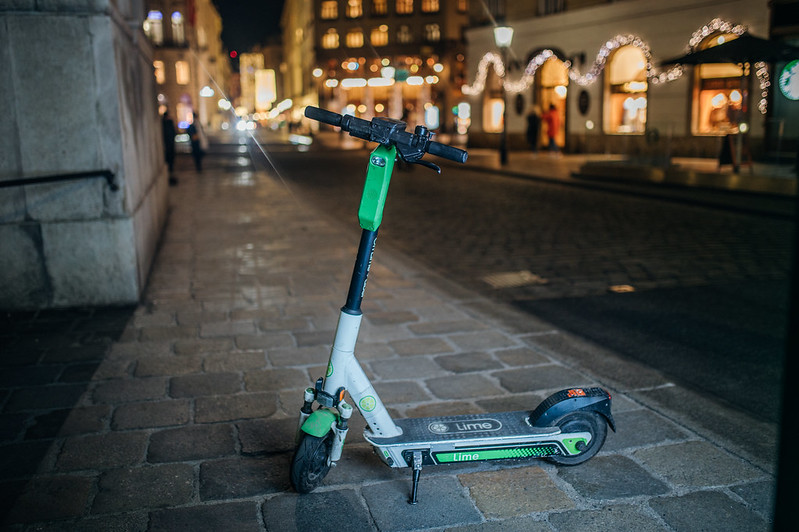 electric-scooter-eco-frienldly