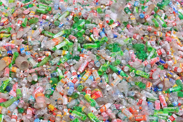 plastic-bottles-in-tibet